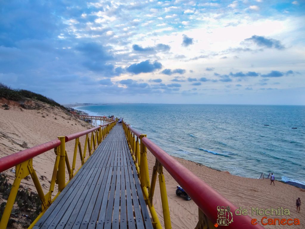 Passarela sobre as falésias