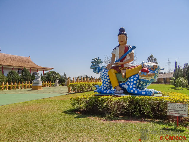 Boddhisattva Manjushri: Representa Sabedoria de todos os Budas. Templo Budista - Boddhisattva Manjushri
