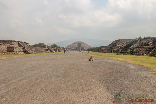 Norte da Calzada de los Muertos. Teotihuacan