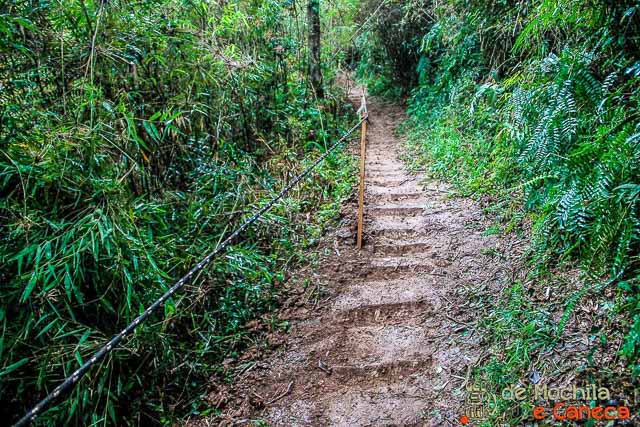 Trilha de acesso ao Salto São João. 
