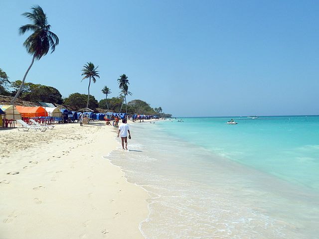 Playa_Blanca_ISLADELROSARIO_Cartagena_Colombia