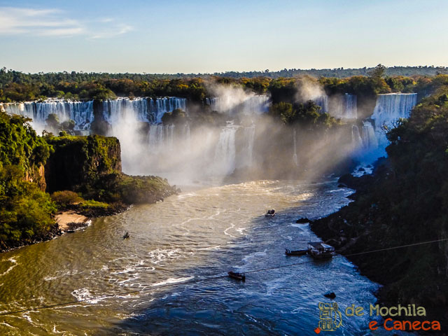 Lado argentino visto a partir do Brasil Cataratas do Iguaçu- Foz do Iguaçu