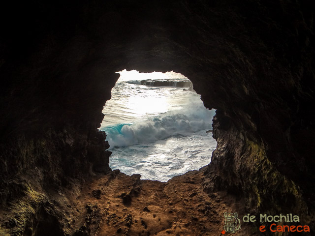 Janela - Caverna das duas janelas. Cavernas da Ilha de Pascoa - Rapa Nui (21)