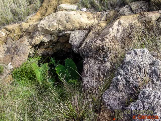 Ana o Keke Cavernas da Ilha do Páscoa-5