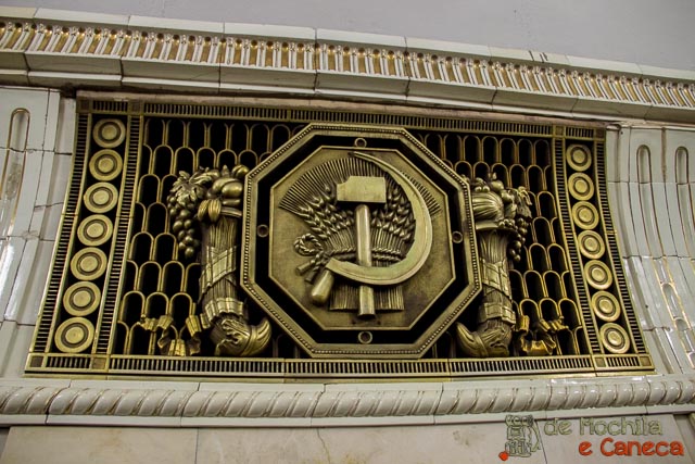 Metrô de Moscou-Simbolo comunista