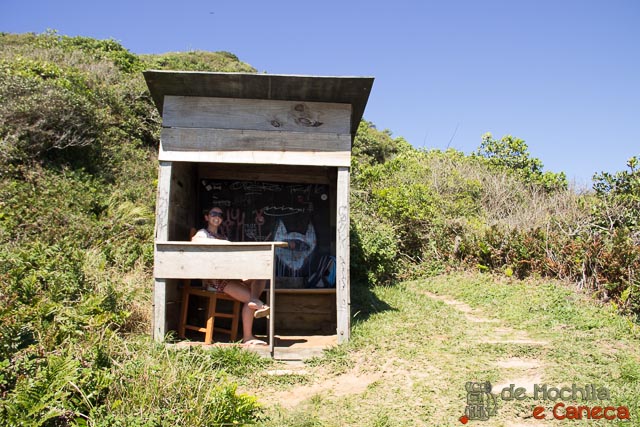 Trilha Praia do Rosa até a Praia da Ferrugem.