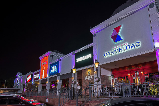 Paseo Carmelitas, um dos points noturnos de Assunção. 