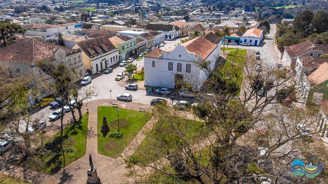 Vista aérea da Praça General Carneiro, na Lapa.