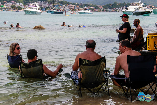 Faça como esta galera, não se preocupe com a maré e aproveite a praia! Faça como esta galera, não se preocupe com a maré e aproveite a praia!