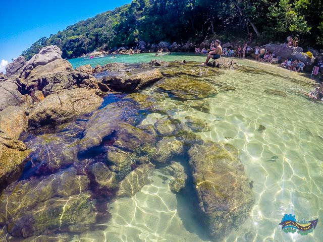 Cantinho mágico da Praia da Sepultura. Obs: reparem a muvuca lá atrás. Cantinho mágico da Praia da Sepultura. Obs: reparem a muvuca lá atrás.