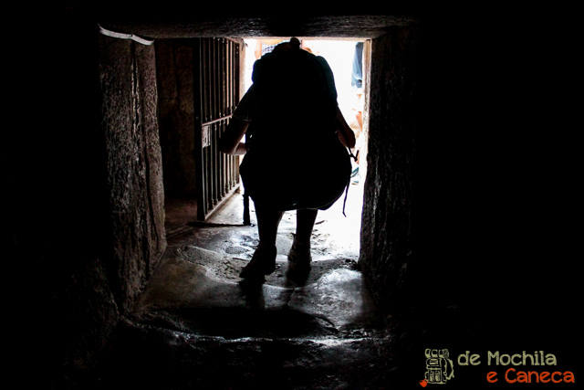 Túneis para as sepulturas. Mitla