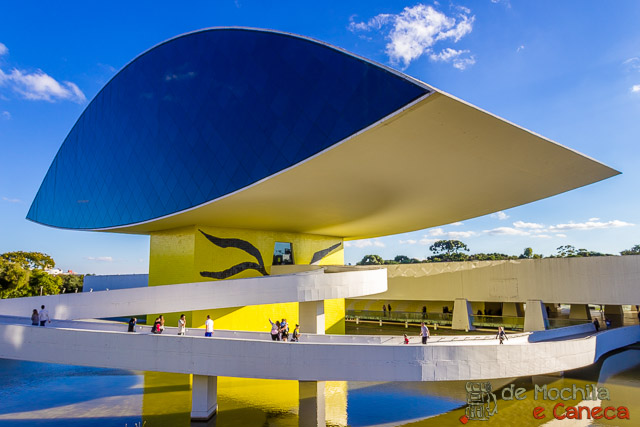 Curitiba em dia de chuva - Museu Oscar Niemeyer (Museu do Olho)