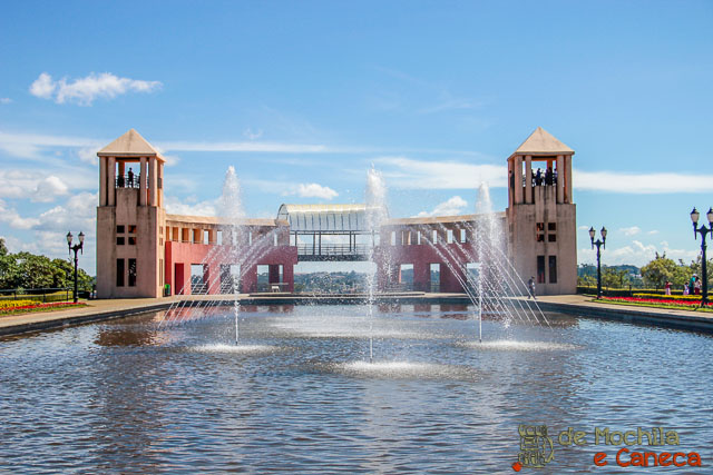 atrativos imperdíveis de Curitiba-Fontes do Parque Tanguá