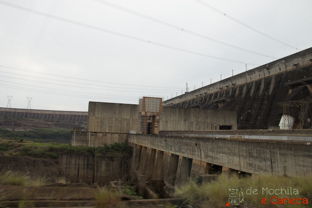 Usina Binacional de Itaipu pelo lado Paraguaio-