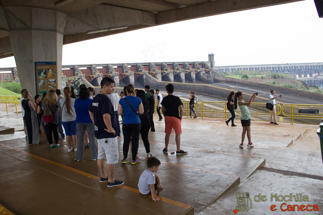 Lado paraguaio da Itaipu. 