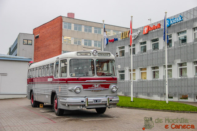 Ônibus antigo. Centro Histórico de Tallinn
