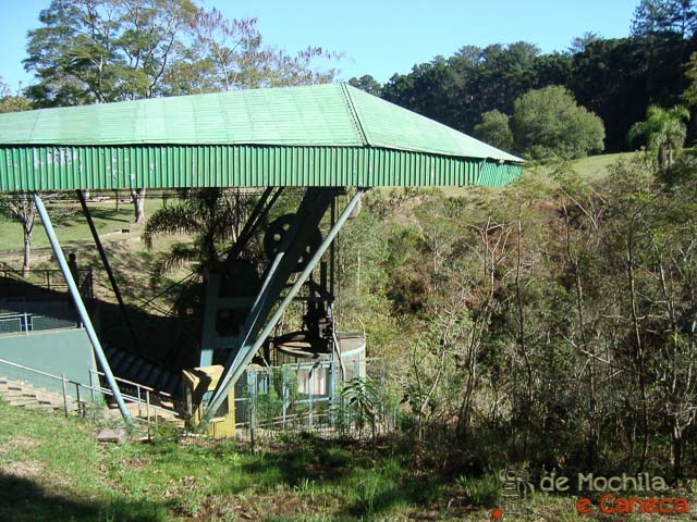 Parque Estadual de Vila Velha-Elevador desativado. 