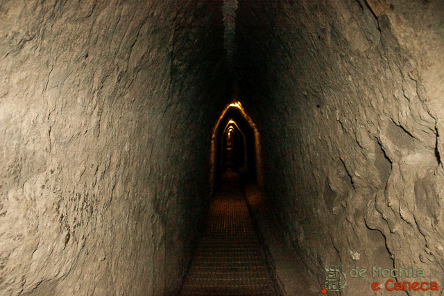 O túnel da Pirâmide de Tepanapa. Grande Piramide de Cholula-Túnel