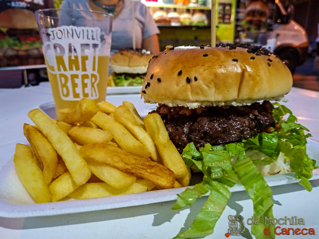 Rango bom do Food Truck Chapa Quente. Craft Beer Festival-Hamburguer