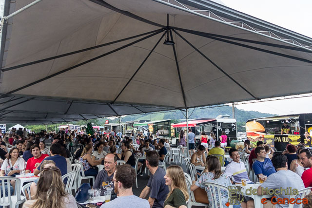 Área externa - Praça de alimentação - Food Trucks. Craft Beer Festival