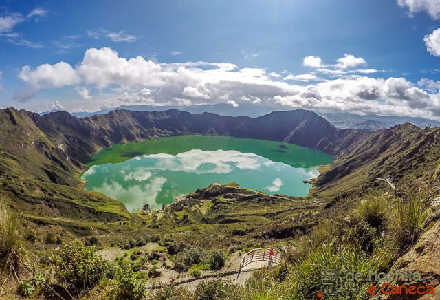 trilha que contorna a cratera do Vulcão Quilotoa