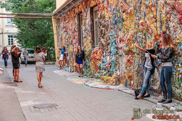 Selfies russas no Patio de Mosaico. Selfies russas no Patio de Mosaico.