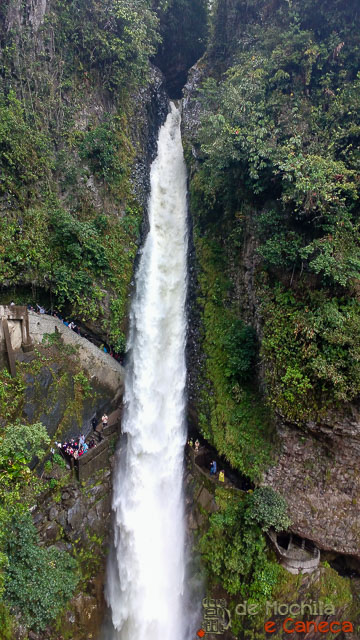 Pailón del Diablo Pailón del Diablo - Cachoeira no Equador