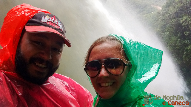 Tomando banho no Equador. Tomando banho no Equador.