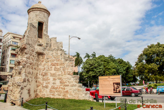 Vestígio da muralha que cercava Havana. Vestígio da muralha que cercava Havana. Museo de la Revolución.