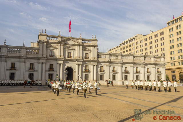 Chegada da banda e dos militares que iniciaram o turno. 