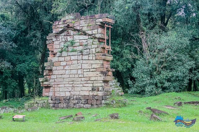 Antiga Capela jesuíta em ruínas. 