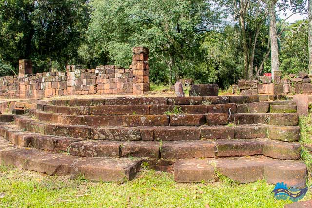 Escadarias. Ruínas na Argentina