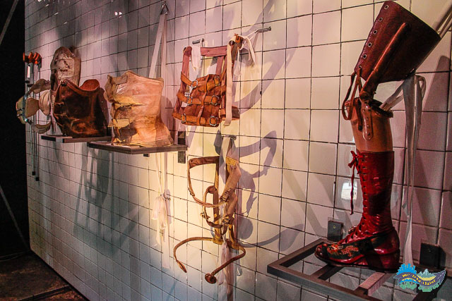 aparelhos ortopédicos utilizados por Frida Museu de Frida Kahlo - aparelhos ortopédicos.