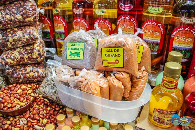 Oaxaca - Sal de Gusano, Sal de Chapulin e Mezcal.