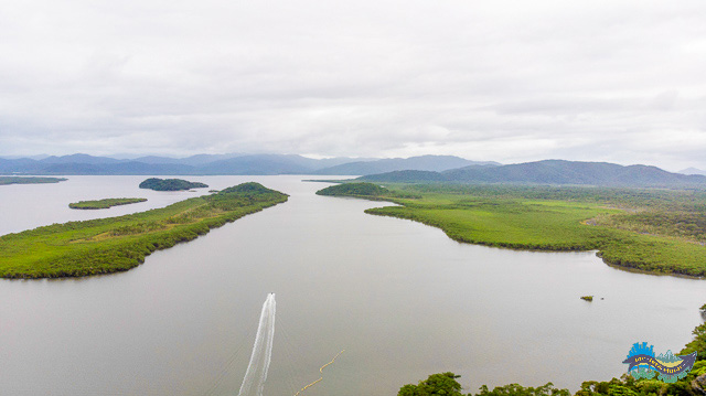 Passeio de barco em Superagui