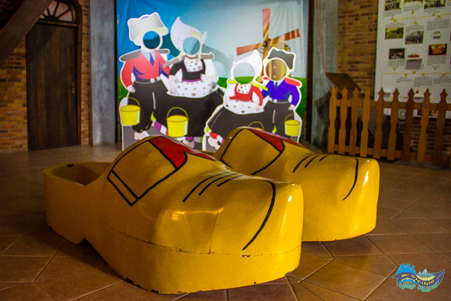 Tamanco holandês gigante. Tamanco holandês. Castro