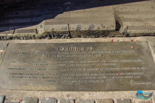 Placa na Entrada do Memorial.