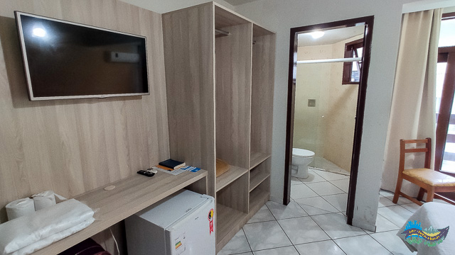 Instalações quarto. Onde se hospedar em Laguna.