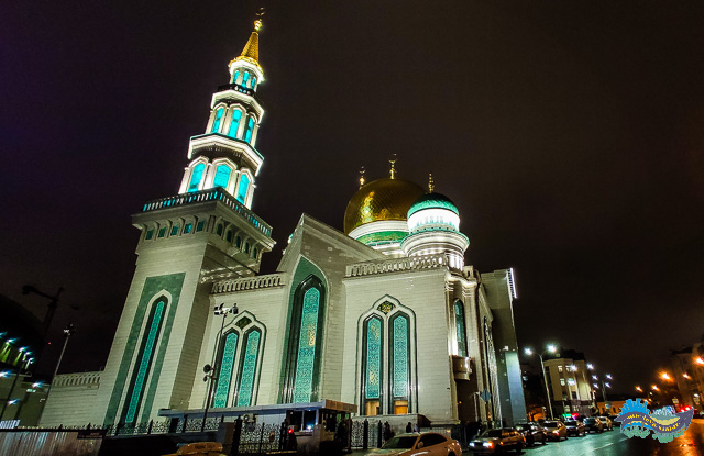 Grande Mequita Catedral de Moscou iluminada