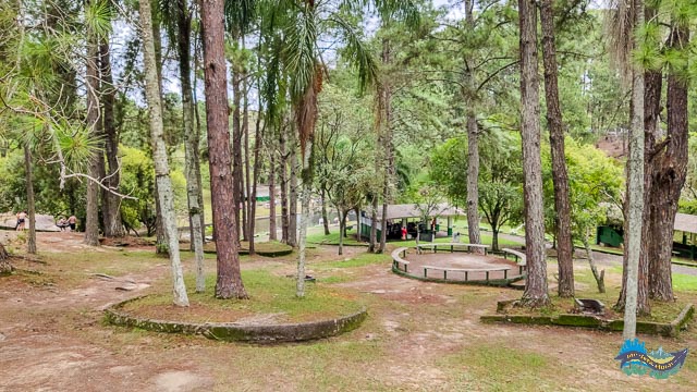 Local bem cuidado. Recanto dos Papagaios - Estrutura.