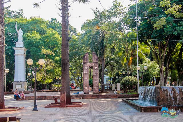 Plaza 9 de Julio - Posadas - Argentina - O que fazer em Posadas. 