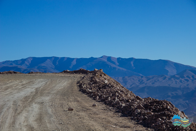 Estrada que dá acesso ao Cerro de 14 colores - Hornocal. Acesso ao Hornocal.