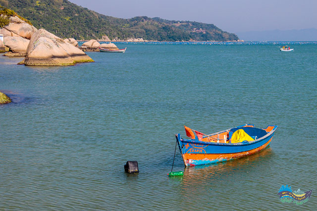 Praia do Canto Grande - Mar de Dentro Praia do Canto Grande - Mar de Dentro - Barco