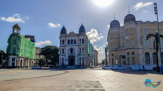 Edifícios ao redor da Praça do Marco Zero.