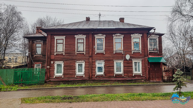 Casas de madeira - típicas da região. Casas de madeira - típicas da região.