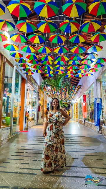 Mini rua das sombrinhas.