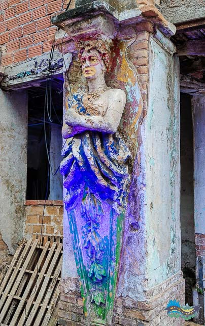 Coluna do antigo Teatro São José.