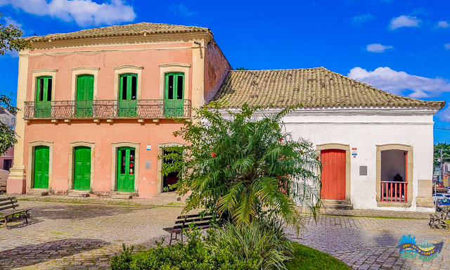 Casa Monsenhor Celso e Casa Brasilio Itibere Casa Monsenhor Celso e Casa Brasilio Itibere