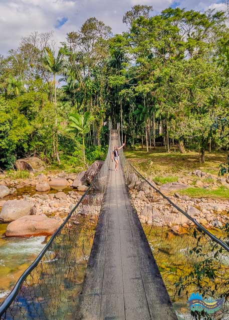 Uma das pontes penseis no Rio São João 