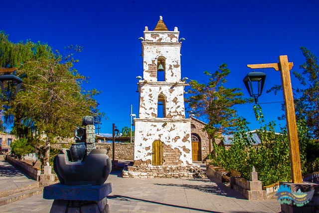 Campanário em Toconao, no deserto do Atacama. 